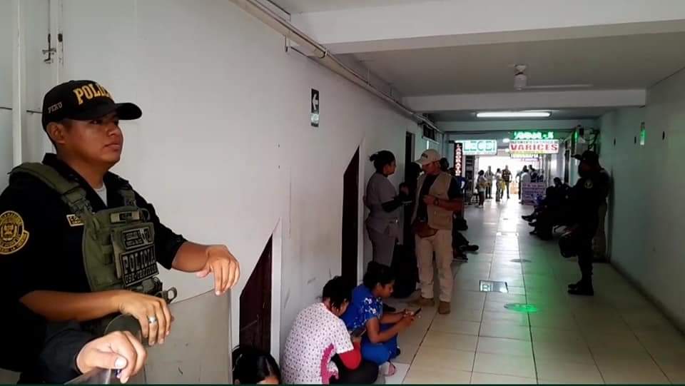 Policía interviene laboratorios clínicos donde trabajarían presuntos falsos ginecólogos