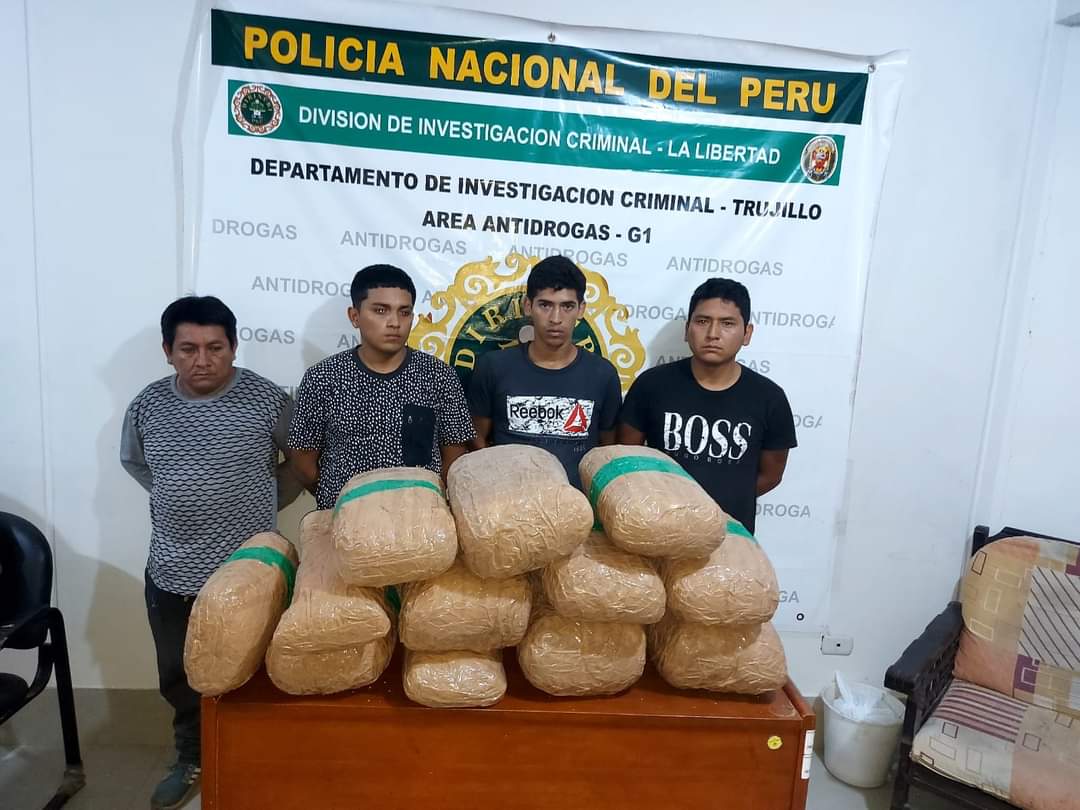 Policía detiene a cuatro personas y decomisan 25 kilos de droga en el distrito de Huanchaco