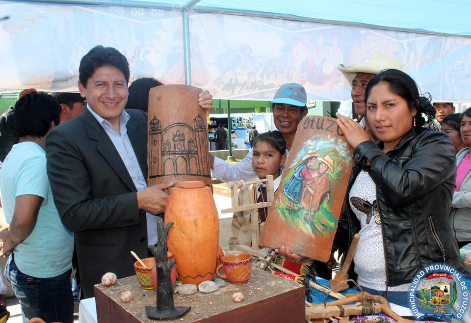 Otuzco: Realizan XII Exposición Agropecuaria y Artesanal