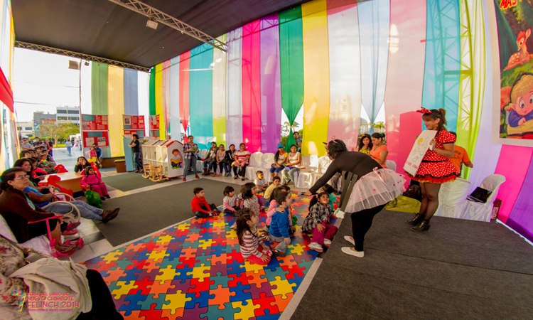 Los niños tienen su espacio en la Feria del Libro de Nuevo Chimbote