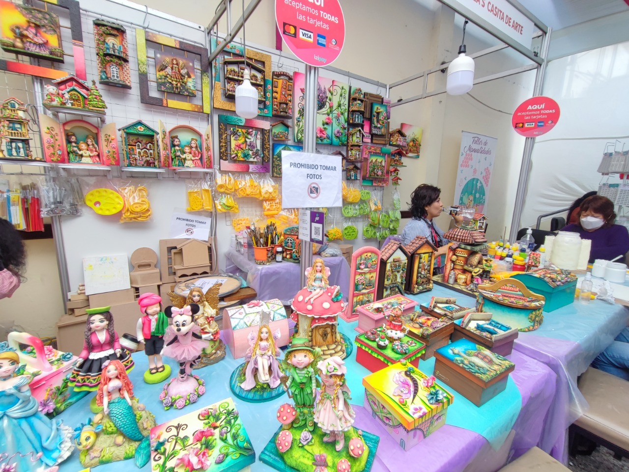 Realizan feria de manualidades para reactivar economía de emprendedores trujillanos