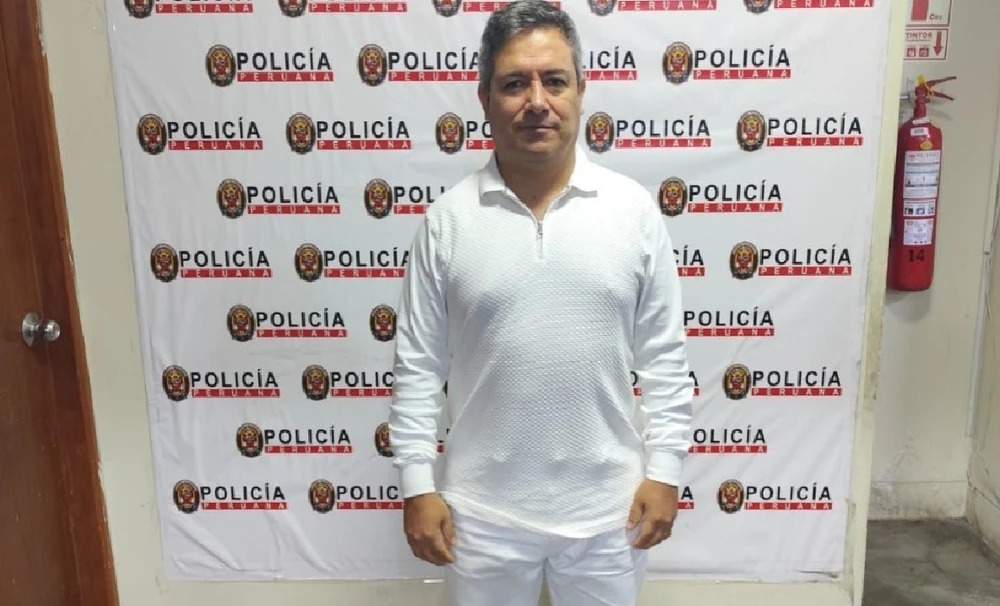 Condenan a exalcalde Fernández ante caso de difamación