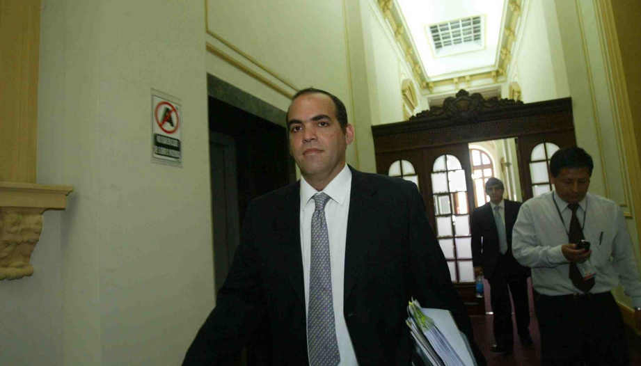 Titular  del nuevo  Consejo de Ministros se reúne con congresistas de PPK, APP y el Apra