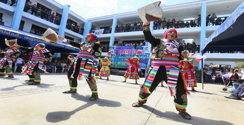Festival Mundial del Folclore inicia en Trujillo con pasacalle