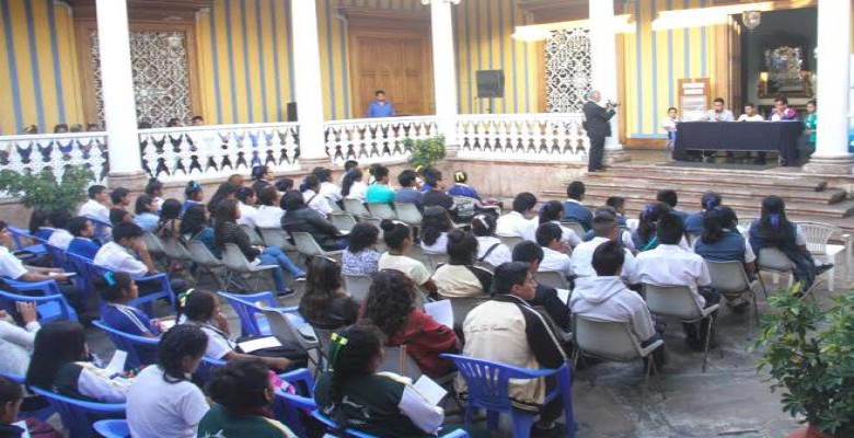 Trujillo: inició el nuevo ciclo del programa municipal “Poesía Joven”