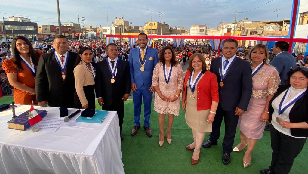 Nuevas autoridades municipales de Victor Larco y El Porvenir toman juramento