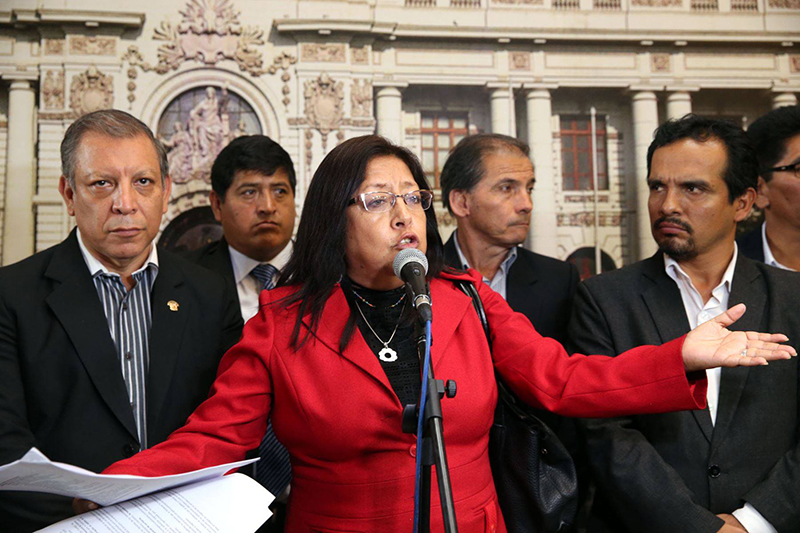 Congresista Foronda retira de su despacho a trabajadora sentenciada por terrorismo