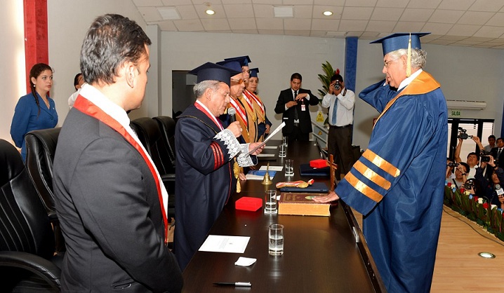 Destacado constitucionalista Francisco Miró Quesada fue presentado como rector de la UCV