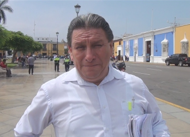  Dirigente sindical llama a César Acuña “reo en libertad”