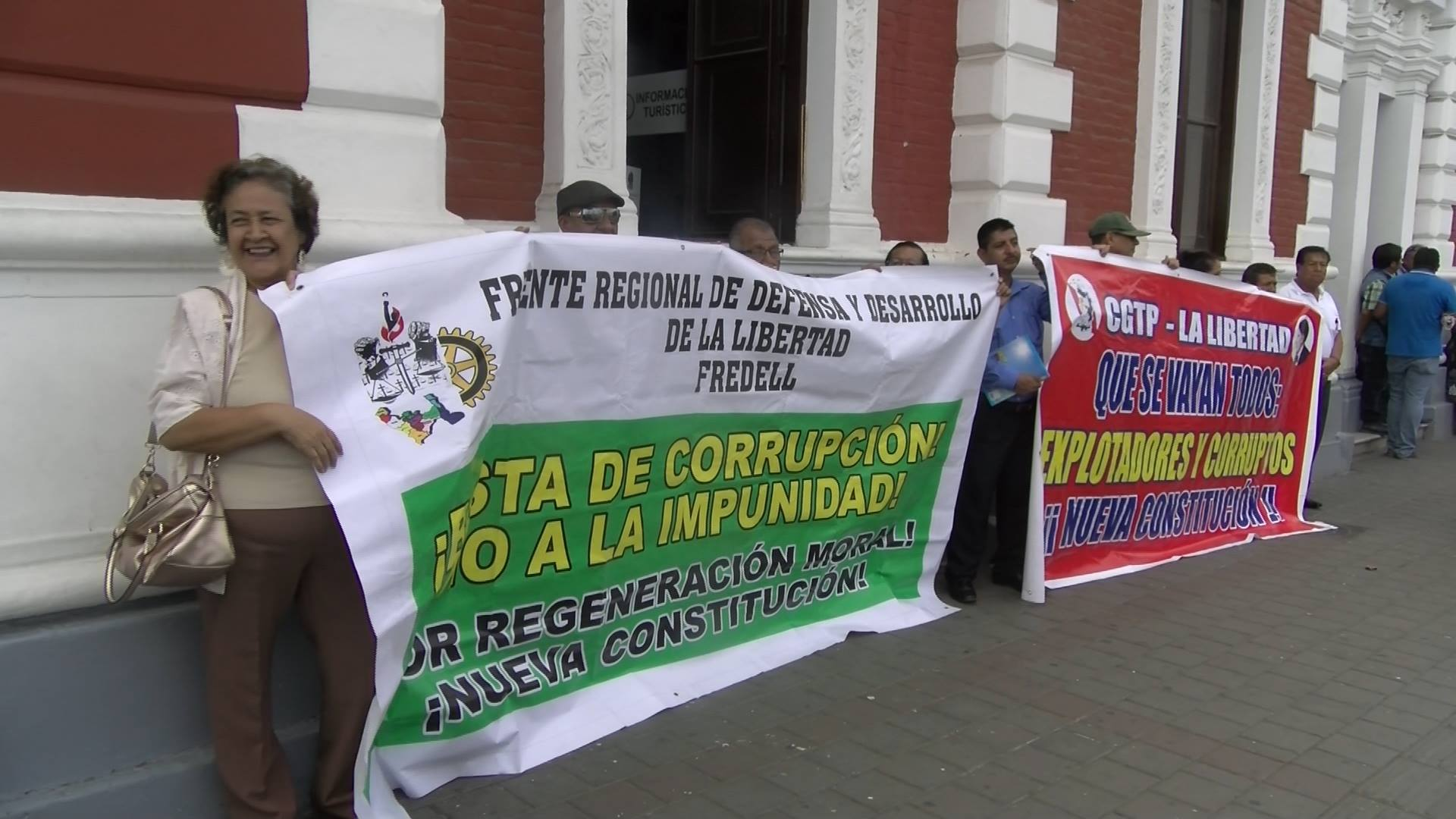 Trujillo: frentes de Izquierda piden que “Se vayan todos los corruptos”