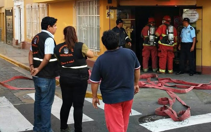Logran controlar fuga de gas en un casino del centro de Trujillo