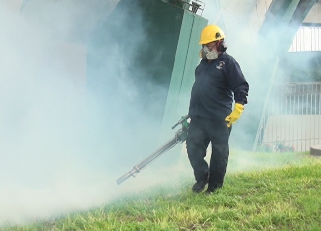Trujillo: fumigan estadio para evitar contagio de zika 