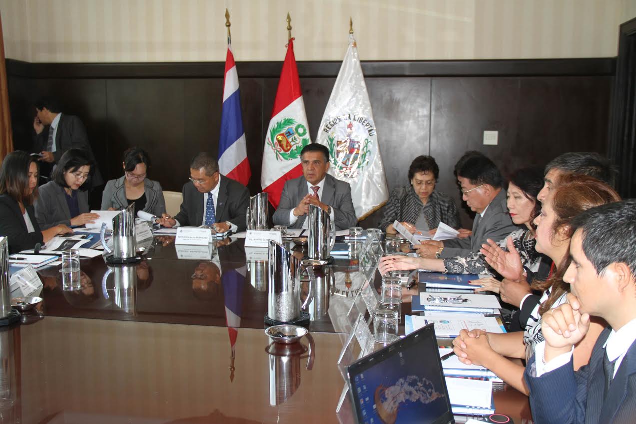 Funcionarios de La Libertad exponen oportunidades de inversión a empresarios de Tailandia