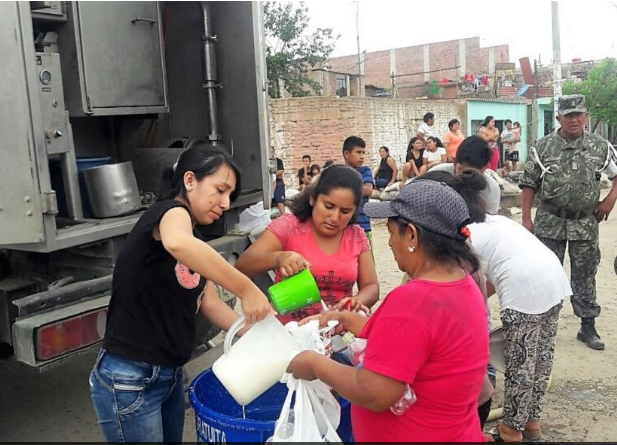 Ganaderos de La Libertad donan leche fresca diariamente a damnificados