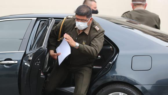 Castillo se reúne con comandantes de las Fuerzas Armadas tras denuncia de general (r)Vizcarra