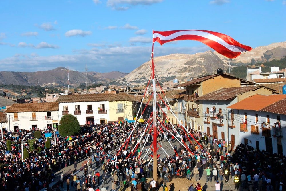 Huamachuco realizó tradicional ‘Parada de Gallardete’ en honor a su santa patrona