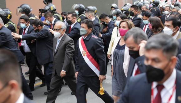 IPYS y Consejo de Prensa condenan agresión a reportera por parte de seguridad del Estado