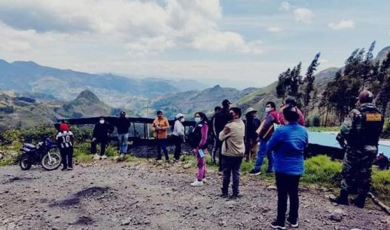 Rescatan a 4 personas en derrumbe de mina informal en Santiago de Chuco