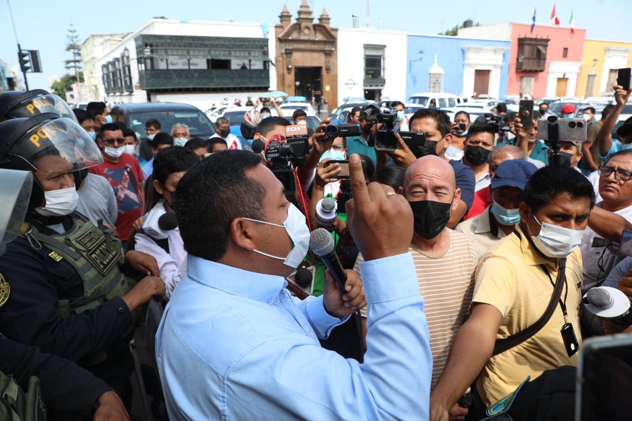 Alcalde de Trujillo llevará pedidos de transportistas en reunión con el gobierno central 