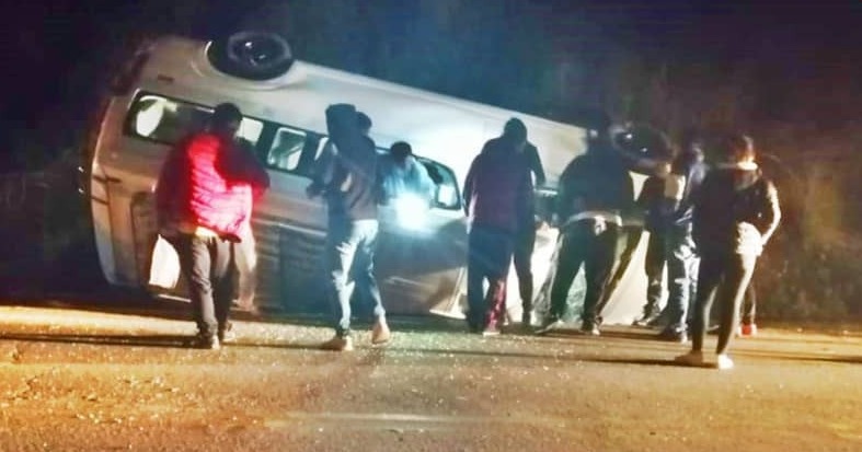 Volcadura de combi en Otuzco deja 11 personas heridas