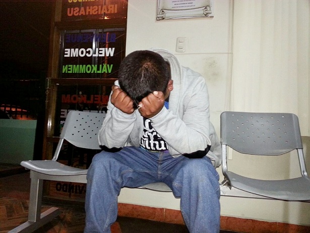 Arrestan a guía de turismo acusado de robar 600 dólares a ciudadana española