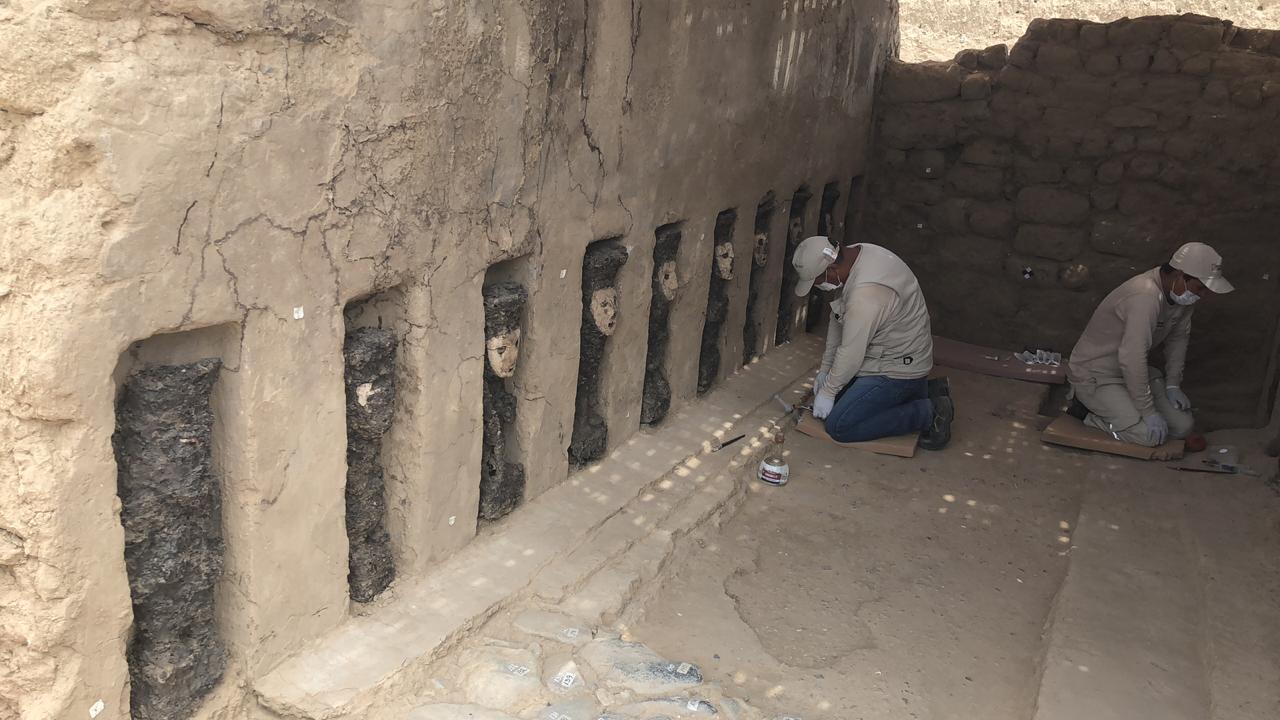 Ministra de Cultura presenta nuevos hallazgos en complejo arqueológico Chan Chan