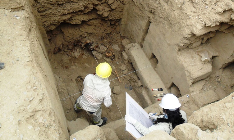  Hallan 31 entierros humanos de periodo Tardío Chimú en Chan Chan