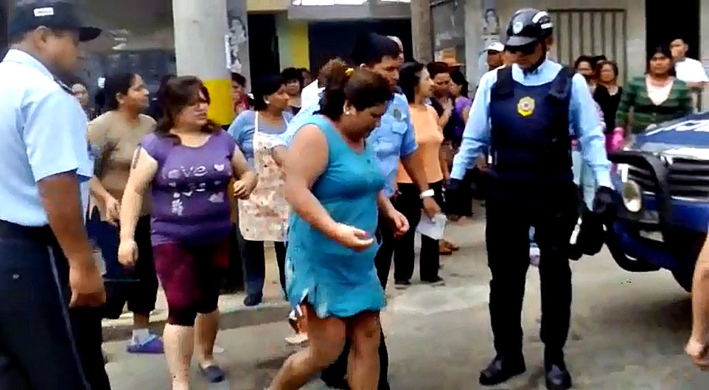 Trujillo: dos personas resultaron con quemaduras leves tras incendio en mercado Nazareth