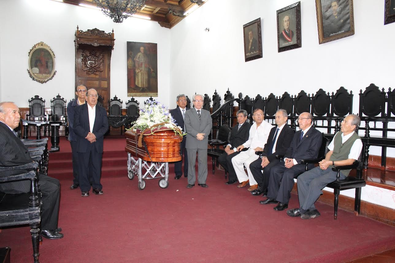 Homenaje póstumo a historiador Alfredo Valdiviezo en la UNT