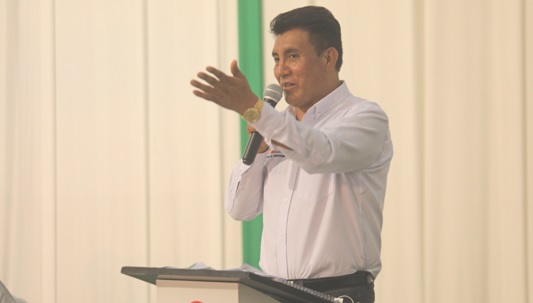 Congresistas de varias bancadas impulsan moción de interpelación contra el ministro Oscar Zea