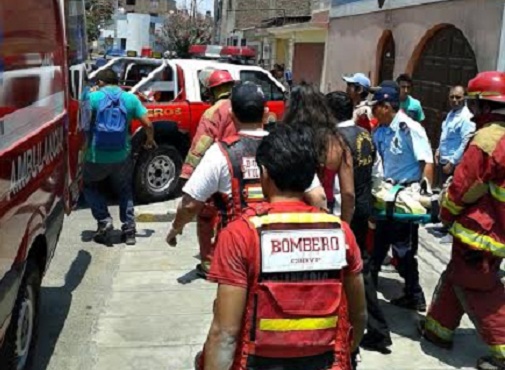 Hombre quedó mal herido tras recibir descarga eléctrica y caer del cuarto piso
