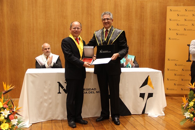 UPN otorgó “honoris causa” a investigador que innovó en ingeniería agrícola mundial