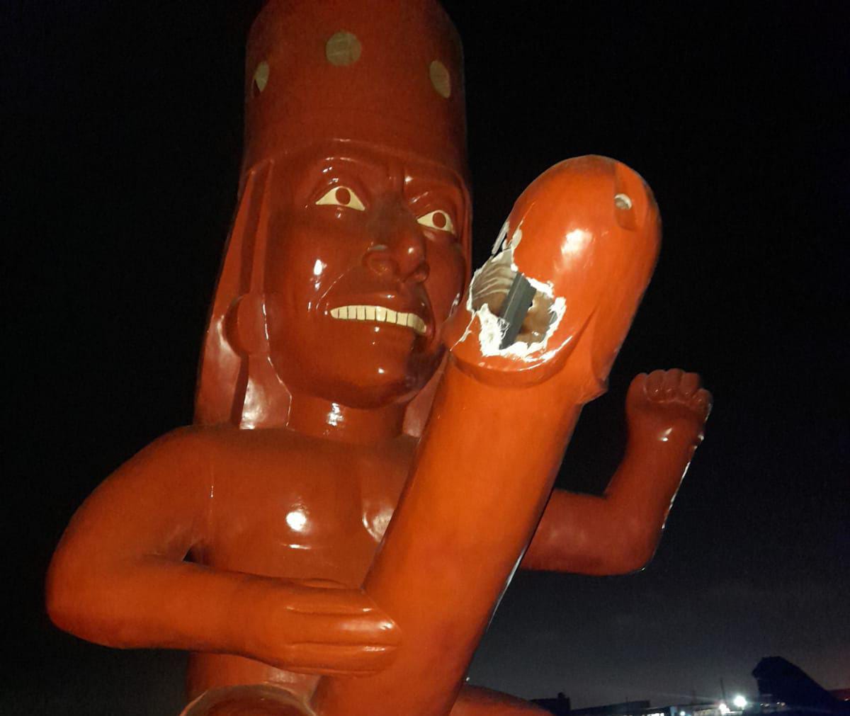 Dañan huaco erótico a gran escala instalado en distrito de Moche