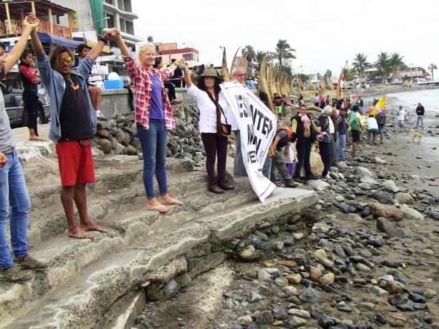 Cadena humana en rechazo a construcción de espigón en Huanchaco