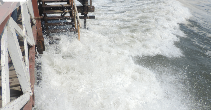  Declaran alerta roja marítima en Huanchaco y clausuran el muelle turístico