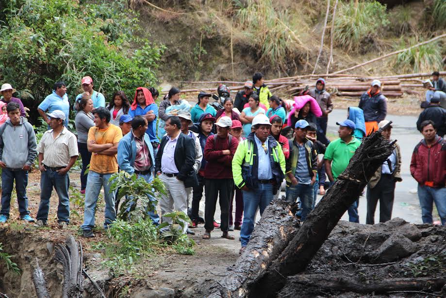 Huayco interrumpió vía desde Pallasca a sierra de La Libertad