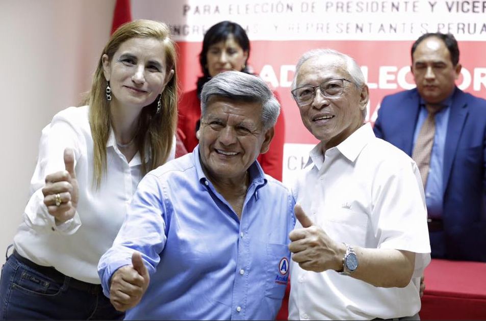 Humberto Lay renuncia a postular con César Acuña a la vicepresidencia del Perú