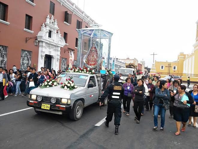 Imagen de la Virgen de la Puerta fue trasladada al colegio Claretiano 