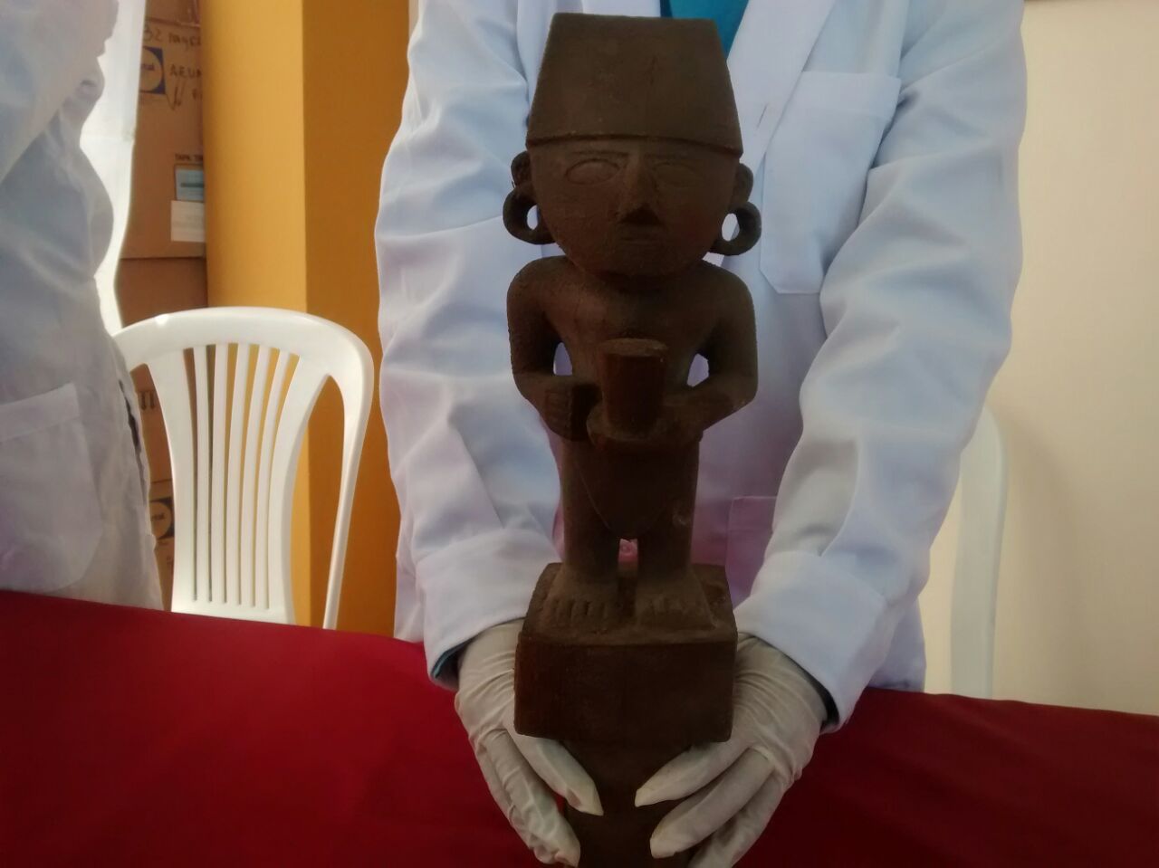 Hallan ídolos de madera en Huanchaco
