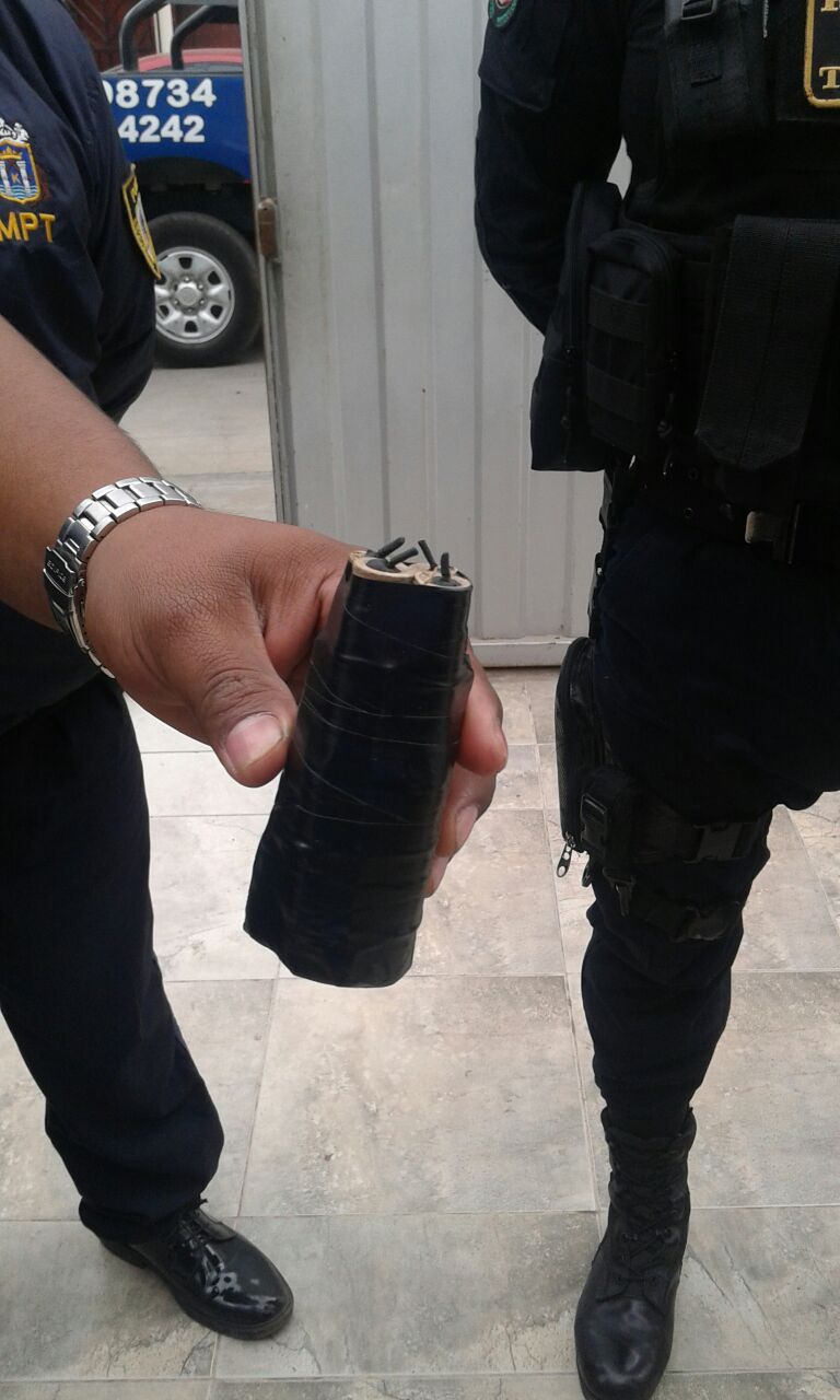 Arrojan explosivo a colegio en urbanización San Isidro