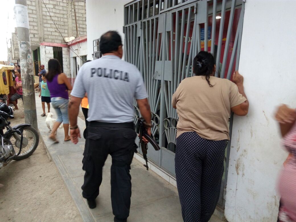 Casa Grande: Cinco delincuentes asaltaron financiera y huyeron a pie