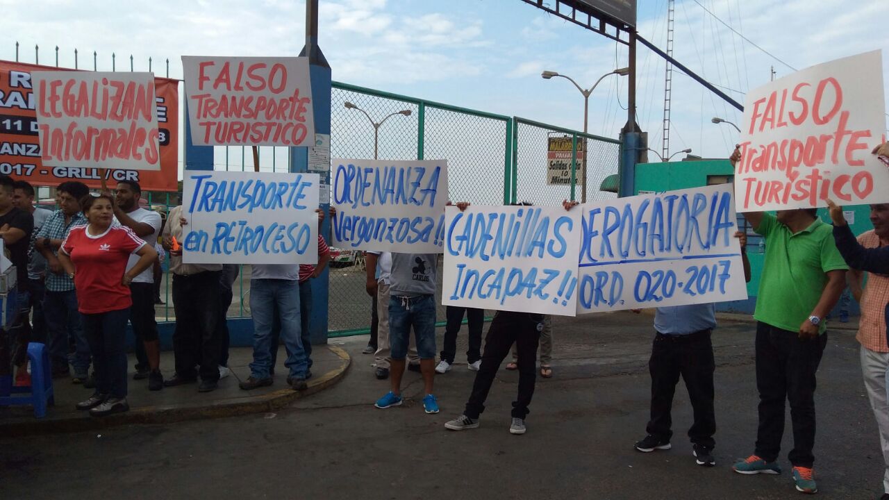 Trujillo: paro de transportistas deja varados a miles de pasajeros del valle