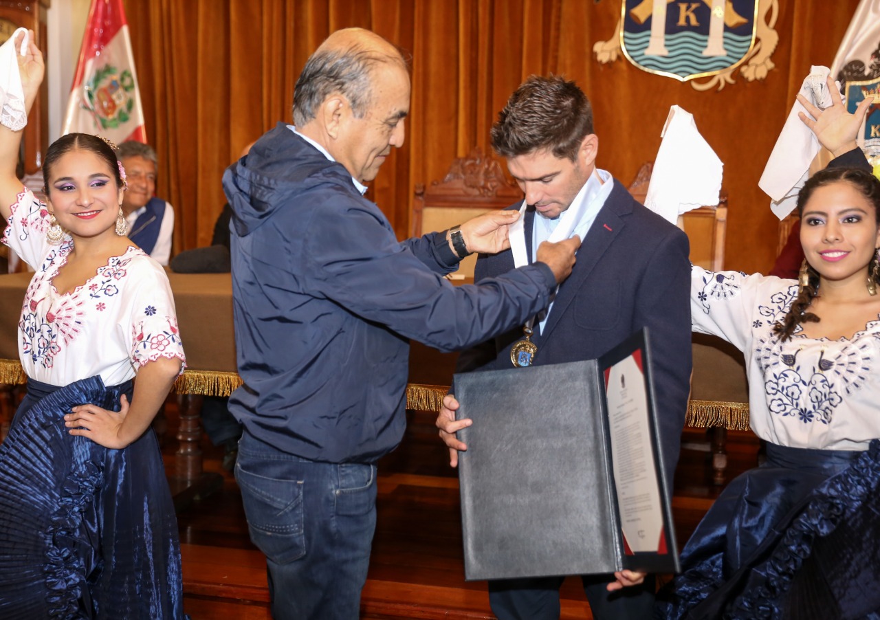 Declaran hijo ilustre de Trujillo a ‘Piccolo’ Clemente