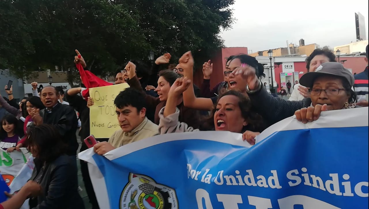 Alerta absoluta alcanza a todo el país ante disolución del Congreso