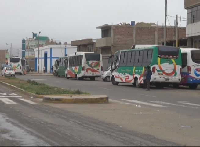 Trujillo: transportistas desalojados de Santa Cruz usan calle como paradero informal