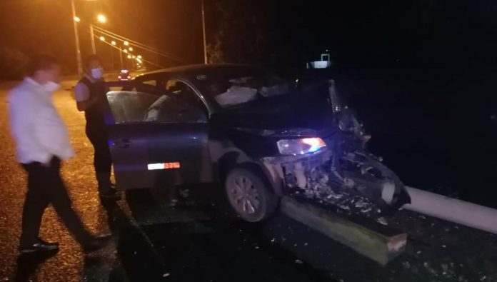 Laredo: Choque de auto contra poste de alumbrado dejó a una gestante herida 