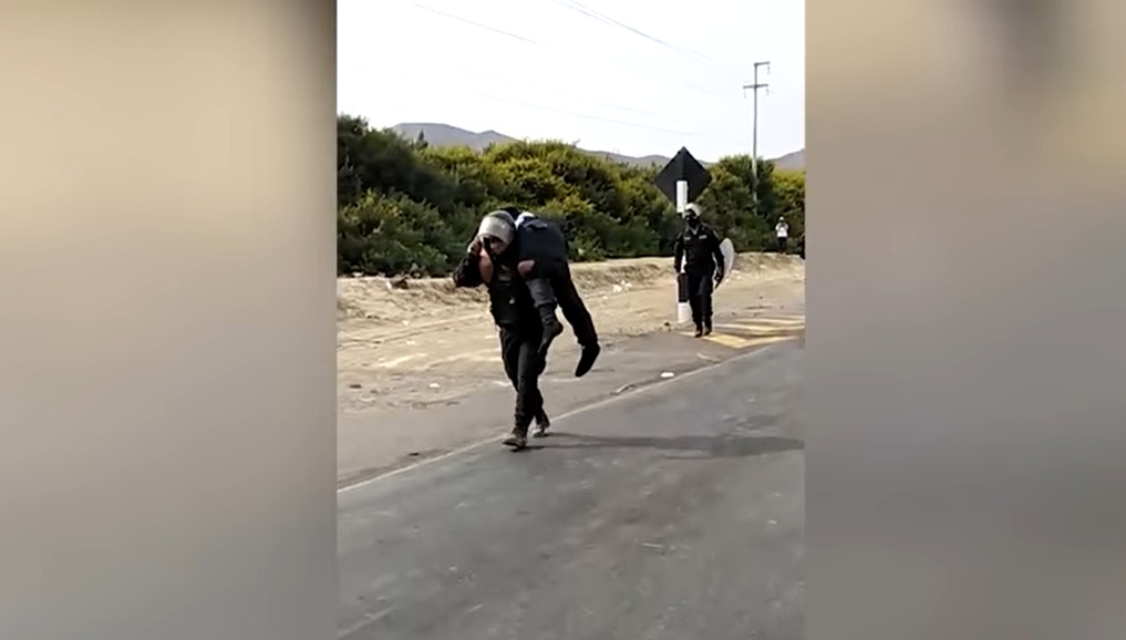 Virú: manifestantes retienen a policía y atacan a otros efectivos durante paro agrario