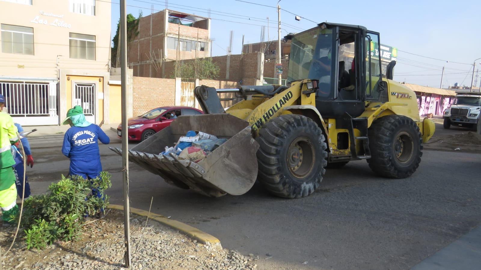 Trujillo: unos 120 metros cúbicos de basura retiran de transitada avenida Metropolitana II