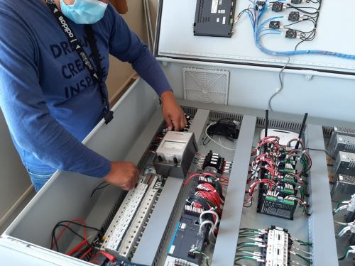 Investigadores de la UPAO crean sistema robótico que optimiza la agroindustria 