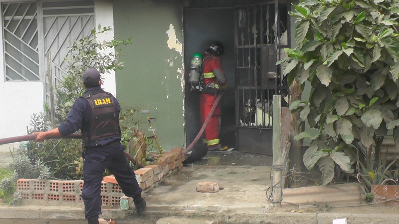 Incendio en la urbanización Covicorti deja a familia en la calle